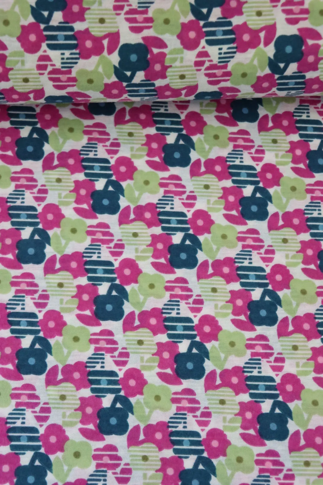 1YD PRECUT; Small Floral Spun Poly Jersey