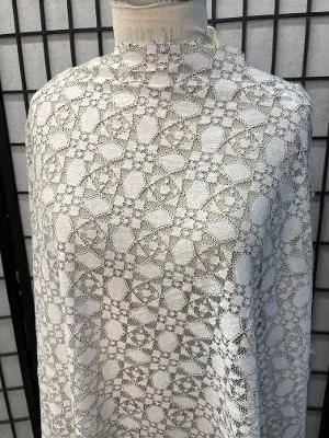 Delicate Geometric Cut Lace - White/Black