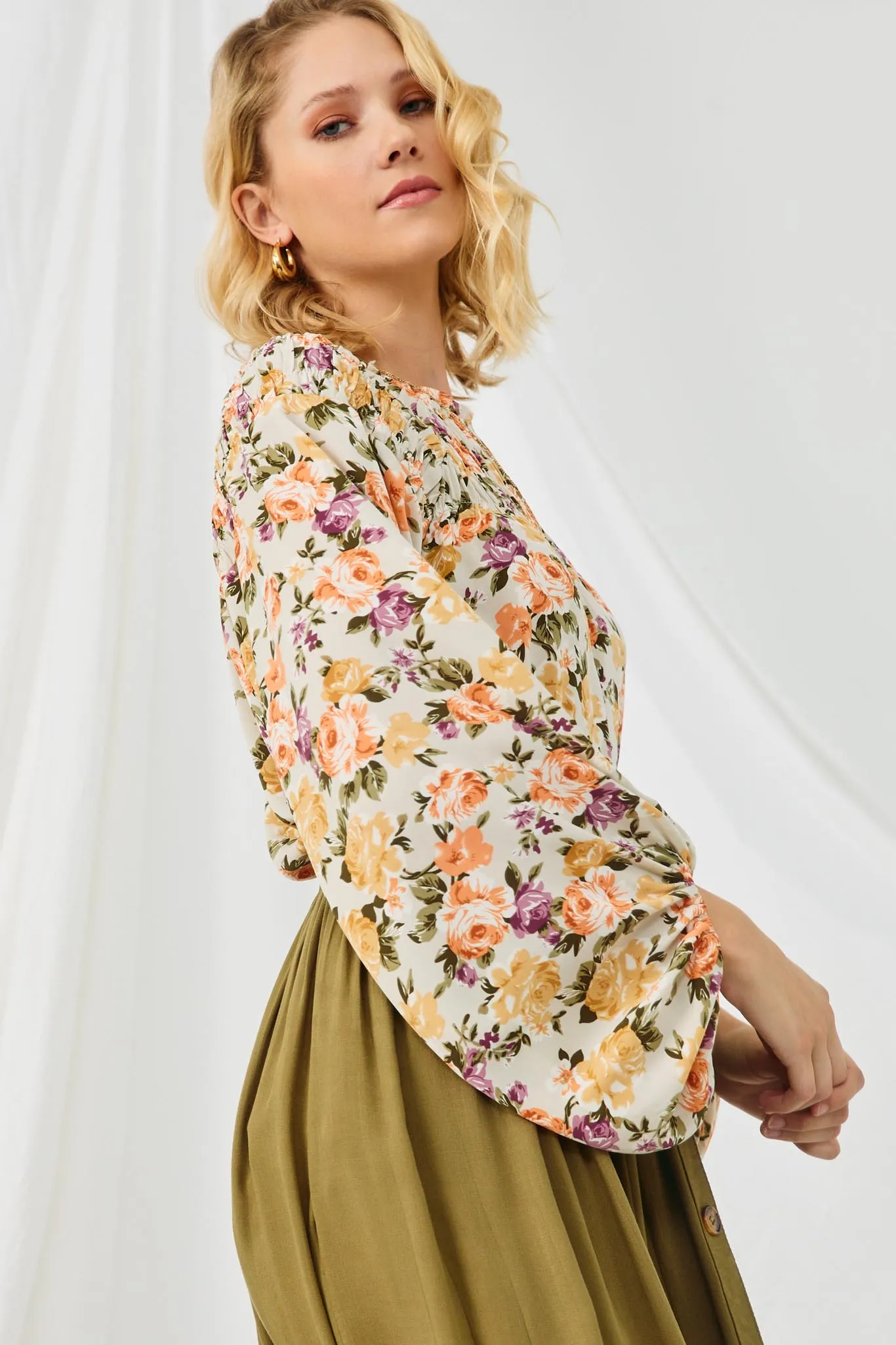 Floral-Ruffle Neck Balloon Sleeve Top