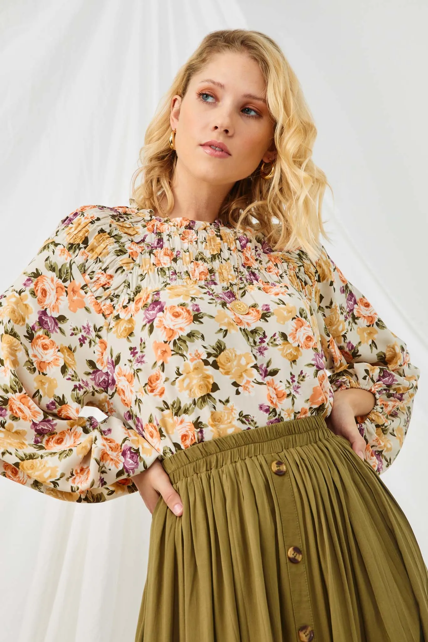 Floral-Ruffle Neck Balloon Sleeve Top