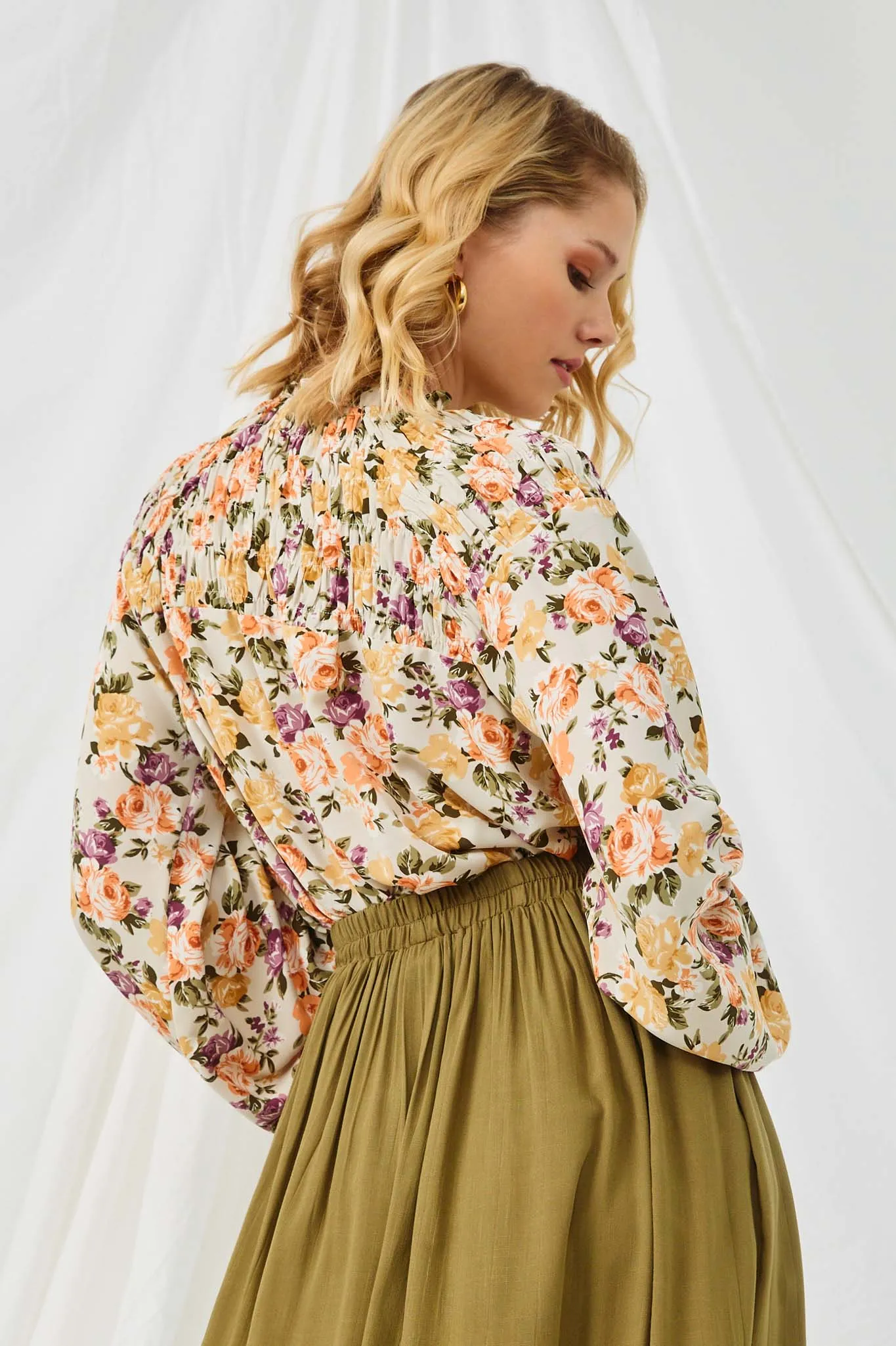 Floral-Ruffle Neck Balloon Sleeve Top