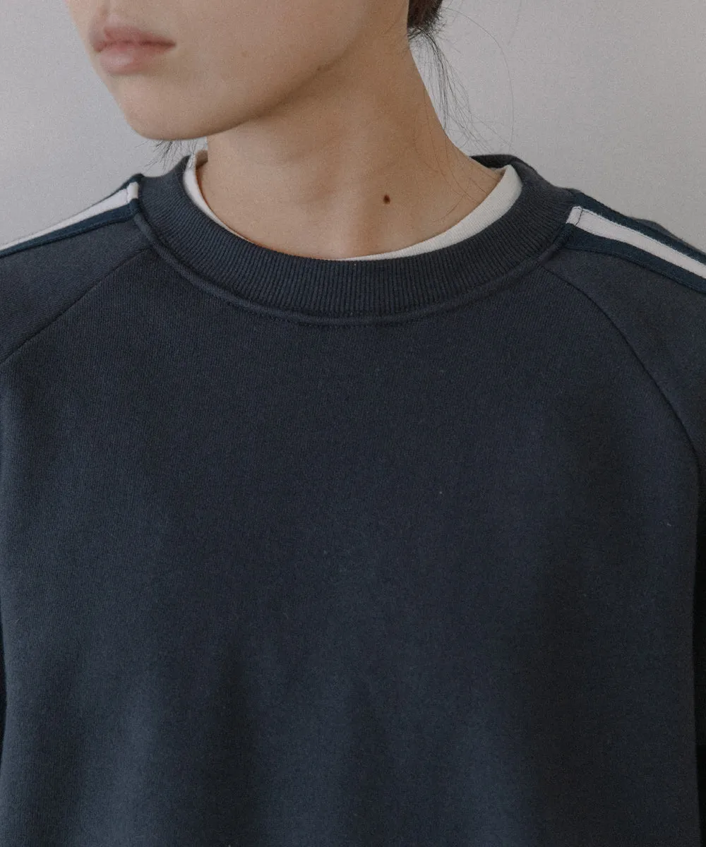 line sweat tops